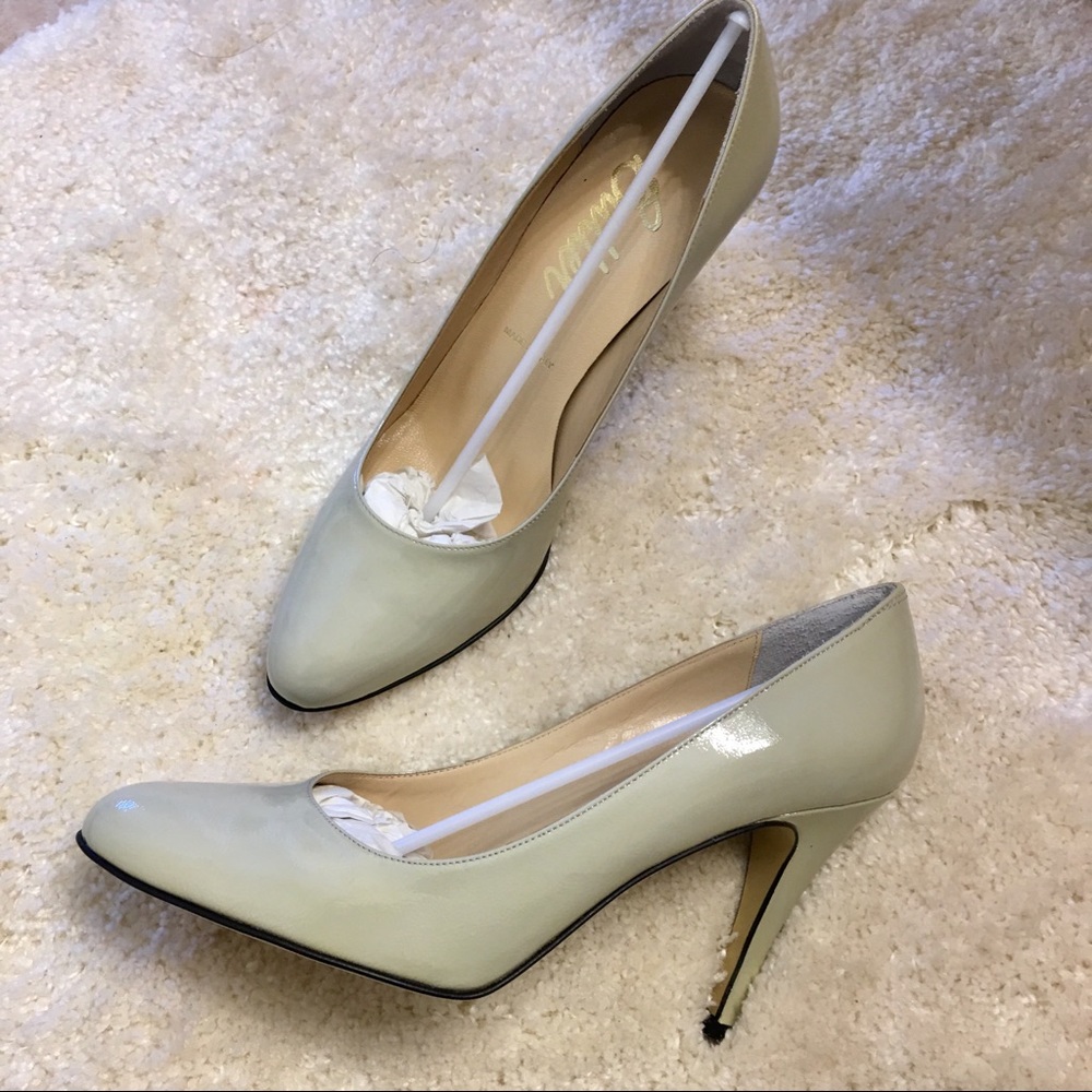 Butter LONDON pumps, made in Italy, brand new